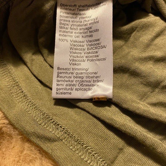 Venus small olive green tee - Picture 3 of 7